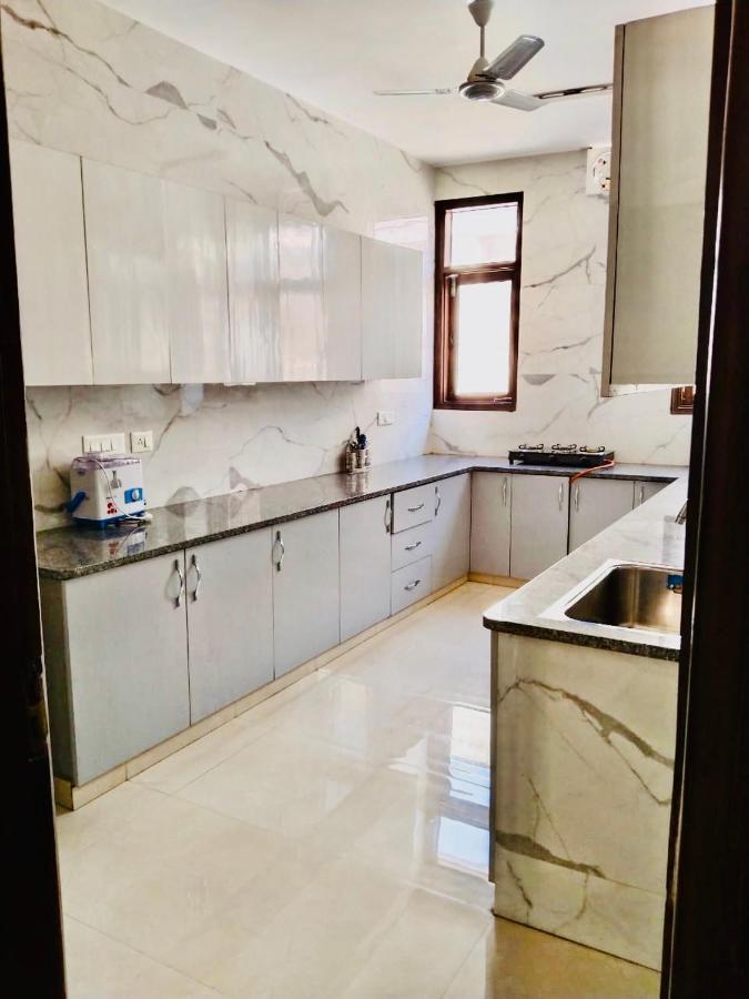ניו דלהי Fortune Home Service Apartment 2Bhk,E28 Saket 2A מראה חיצוני תמונה