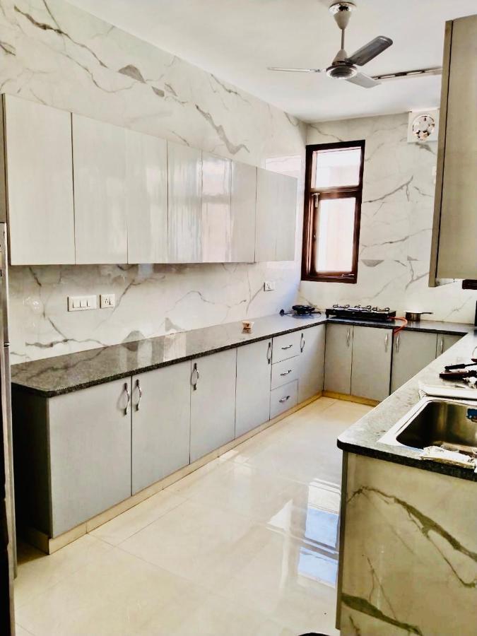 ניו דלהי Fortune Home Service Apartment 2Bhk,E28 Saket 2A מראה חיצוני תמונה
